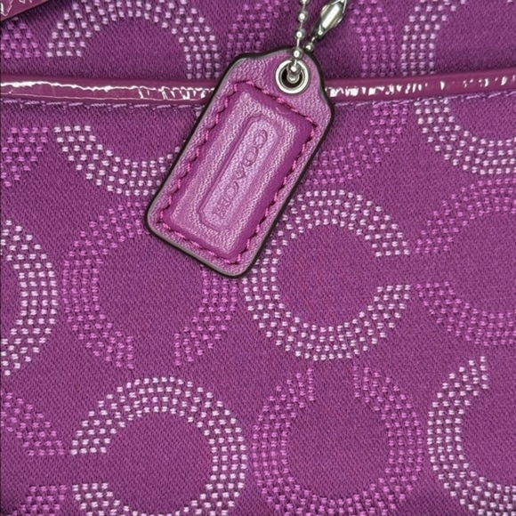 Vintage Coach Wristlet - Picture 5 of 6